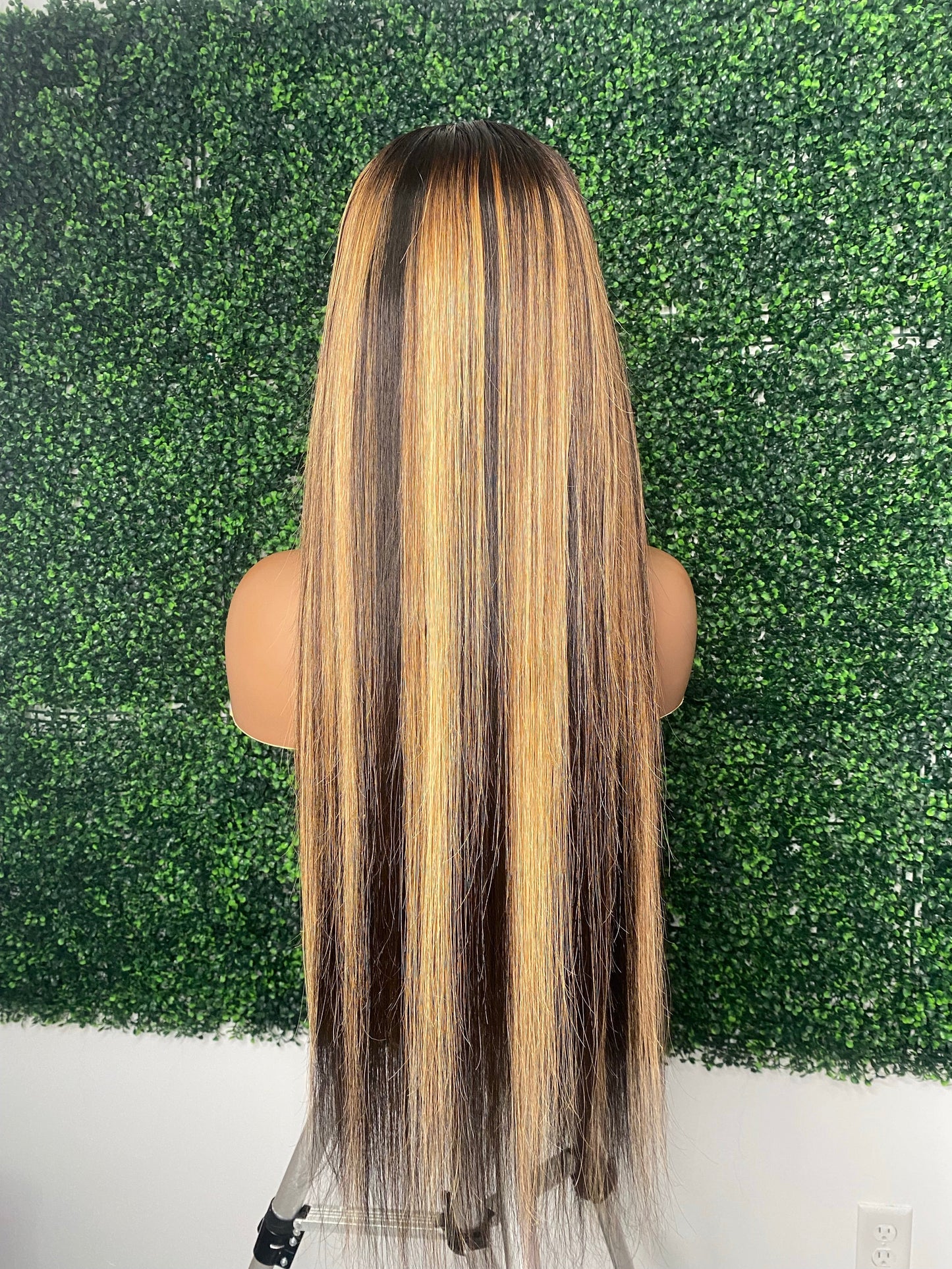 Highlighted frontal Wigs